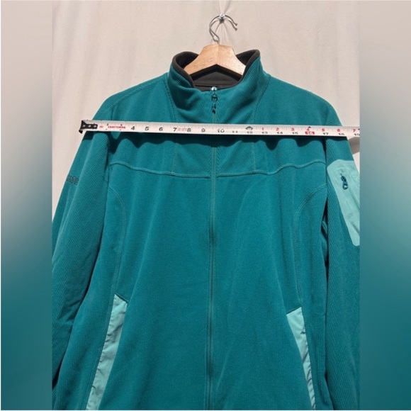 Arc'teryx Men's Teal and Light Blue Ski Jacket - Picture 11 of 15
